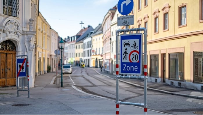 Die Begegnungszone in der Linzer Straße gilt seit Ende 2024.