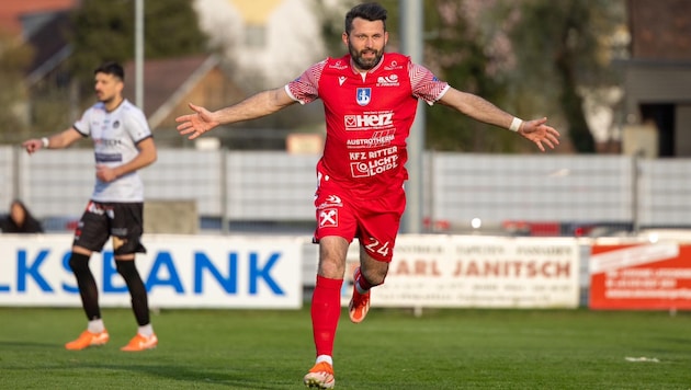 Beim SC Pinkafeld spielt Ex-Bundesliga-Profi Dario Tadic mit Herz – und das sichtbar am Trikot.