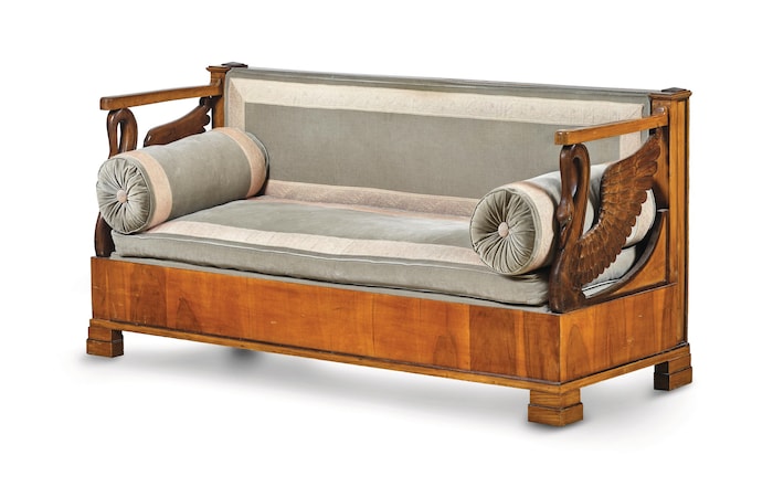 Biedermeier Sitzbank mit Schwanendekor, ca. 1830, aus Otto Schenks Bibliothek, Startpreis € 800