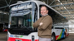Hermann Häckl ist stolz: Albus geht mit dem China-Elektrobus in Linienbetrieb.