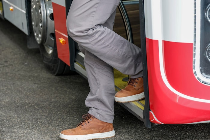 Albus-Chef Häckl testet die Absenkung.