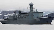 Eine dänische Fregatte vor Grönlands Küste