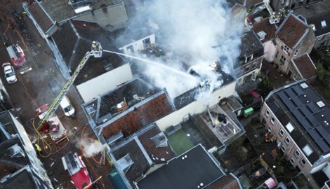 Die Suche nach möglichen weiteren Opfern wurde durch die enormen Schäden an mehreren Gebäuden ...