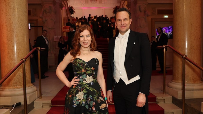 In der Ballsaison angekommen: Kultur-Lady Teresa Vogl mit Dirigent Vinzenz Praxmarer