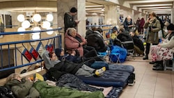 Zweistellige Minusgrade, Stromausfälle, eiskalte Wohnungen, Notschlafstellen: Die Lage in Kiew ...