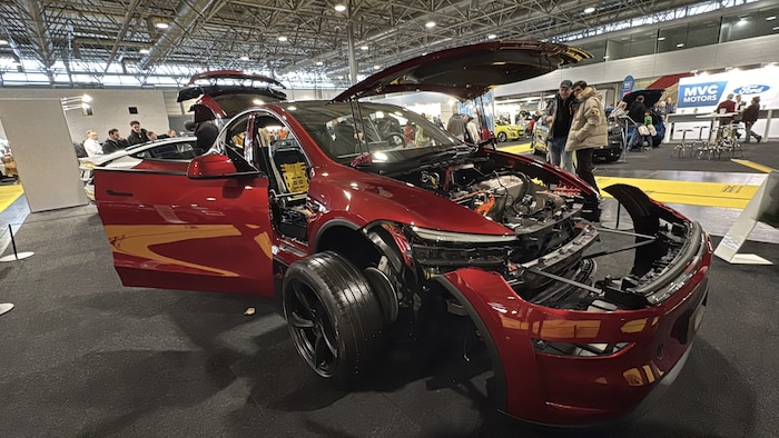 Tesla lässt tief ins Model Y blicken.