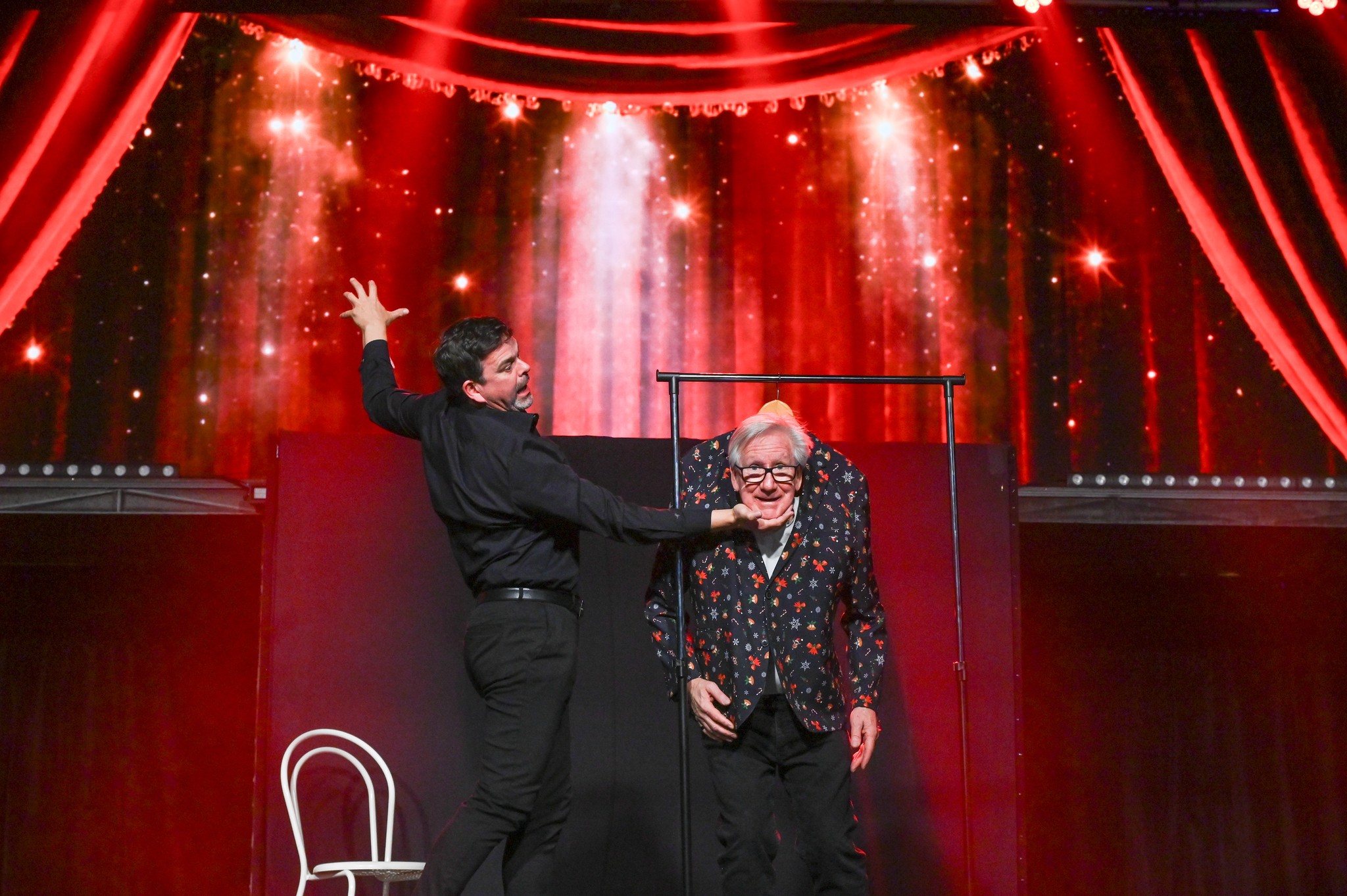 Die Zaubershow mit Adi Rasperger und Hans Repnig.