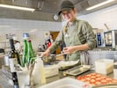 Anja Lang (18) lernt Köchin in Bruck an der Mur und träumt davon, irgendwann ein eigenes ...