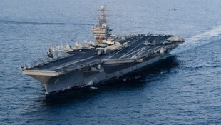 Das Kommando über die USS Abraham Lincoln (Archivbild) hat Captain Amy Bauernschmidt. Sie ist ...