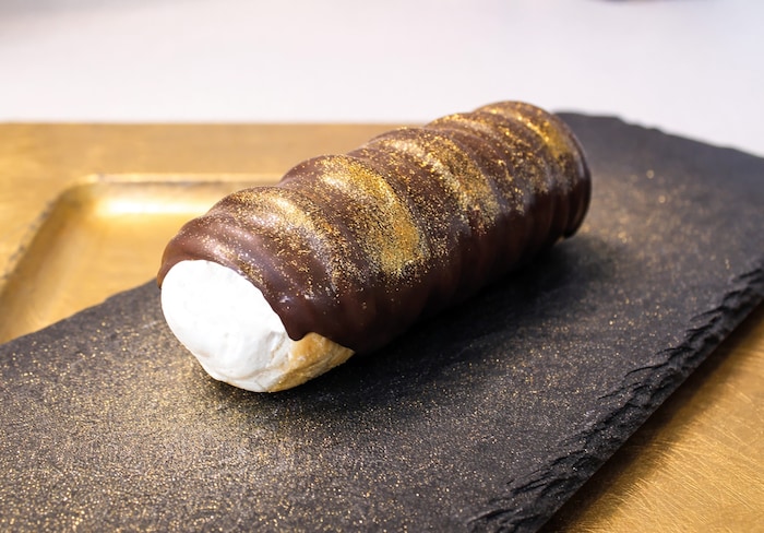 Für die Genießer vor dem TV: die Opernball-Schaumrolle von Guschelbauer