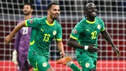 Sadio Mane (re.) will Senegal jubeln lassen.