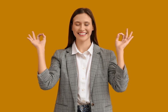 Mehr Gelassenheit im Alltag: Meditation trainiert das Nervensystem. Ziele sind zumeist ein ...