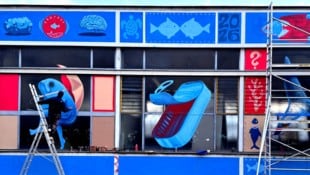 Greenpeace feiert das UN-Hochseeschutzabkommen mit Graffiti. Auch in Graz wurden von Künstlern ...