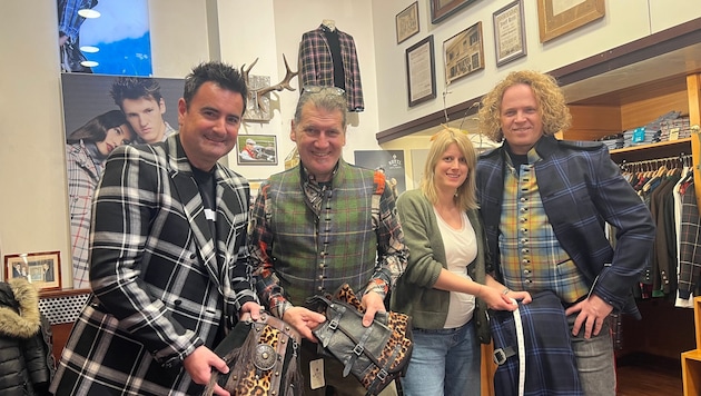 Oberlauser Andi Hinker, Ausstatter Thomas Rettl, Beraterin Christina und Band-Frontmann Markus ...