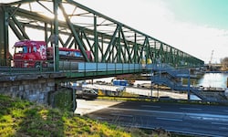 2028 muss die alte Brücke für drei Monate gesperrt werden. Grund dafür ist die Erneuerung des ...