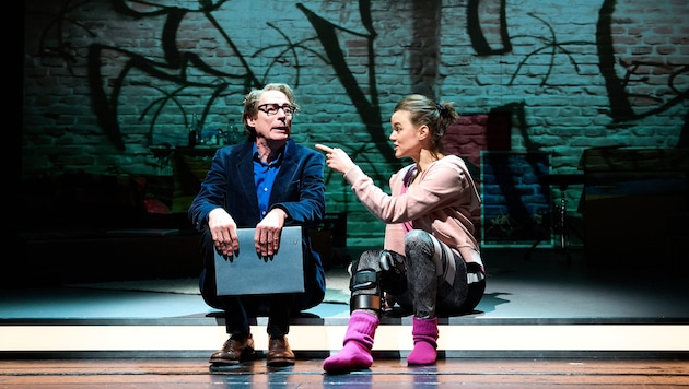 Der Autist und die Tänzerin: André Pohl und Katharina Klar in den Kammerspielen