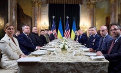 US-Präsident Donald Trump und der ukrainische Präsident Wolodymyr Selenskyj bei einem Gespräch ...