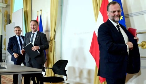 Nur August Wöginger und Herbert Kickl vertrauen die Österreicher laut APA-OGM-Index weniger als ...