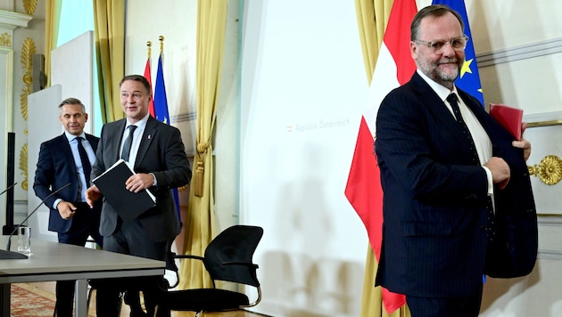 Nur August Wöginger und Herbert Kickl vertrauen die Österreicher laut APA-OGM-Index weniger als ...