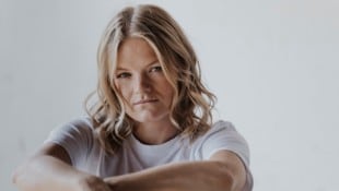 Caro Fux ist für „Aff im Kopf“ für zwei Amadeus-Awards nominiert. 