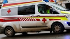 Die Frau wurde mit der Rettung in das Krankenhaus Kufstein gebracht (Symbolbild).