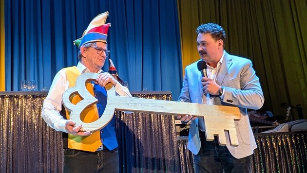 In Lavamünd hat die Premierensitzung mit der traditionellen Schlüsselübergabe bereits ...