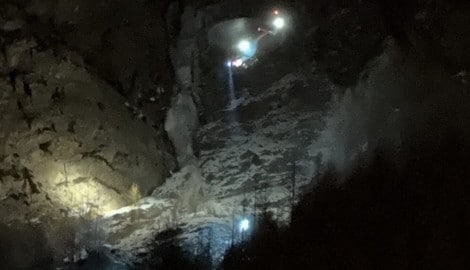 Bergretter und Flugrettung standen in der Nacht im Einsatz.