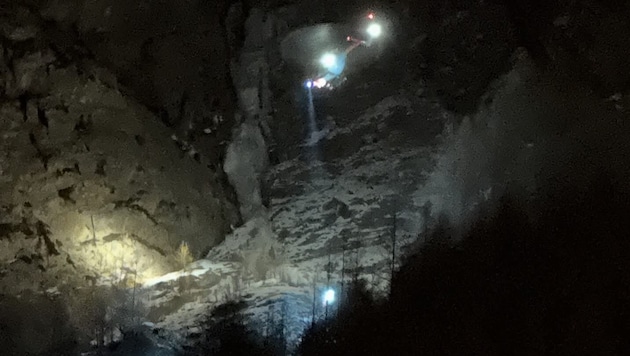 Bergretter und Flugrettung standen in der Nacht im Einsatz.