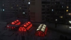 Seit mehr als einer Woche haben die Einwohnerinnen und Einwohner Kiews kaum Heizung, Strom und ...