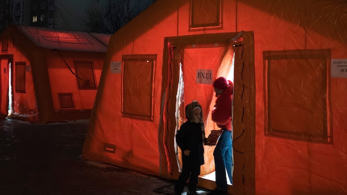 Aufwärmstuben der Stadt wurden auch mobil in Zelten eingerichtet.