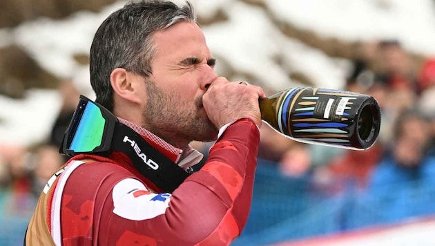 Vincent Kriechmayr nippt am Champagner – der verdiente Lohn für die erste ...