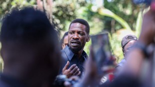 Bobi Wine hält sich nach einem mutmaßlichen Entführungsversuch an einem geheimen Ort versteckt.