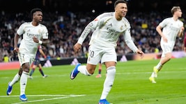 Kylian Mbappe (Mitte) erzielte per Elfmeter das 1:0.