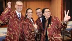 Die Krebsler-Gilde rund um Präsident Emanuel Rom (2.v.r.) freut sich bereit auf die Premiere am ...