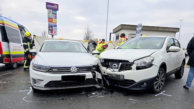 Ein Lenker krachte in ein ausfahrendes Fahrzeug.