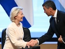 EU-Kommissionspräsidentin Ursula von der Leyen und der Präsident von Paraguay, Santiago Peña, ...