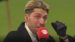 Kevin Kampl am Stadion-Mikro unter Tränen.