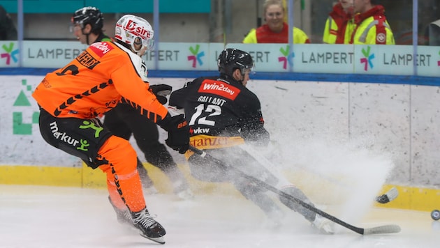Die Grazer um Paul Stapelfeldt (li.) feierten in Vorarlberg einen verdienten 4:0-Erfolg.