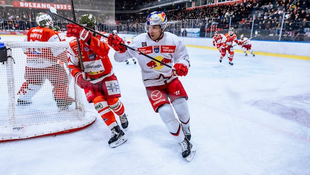 Musste am Freitag schon vor dem Spiel ins Spital: Peter Hochkofler (re.).