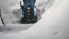 Bei den Arbeiten mit der Schneefräse verletzte sich der Mann (Symbolbild). 