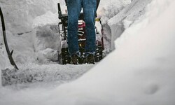 Bei den Arbeiten mit der Schneefräse verletzte sich der Mann (Symbolbild). 