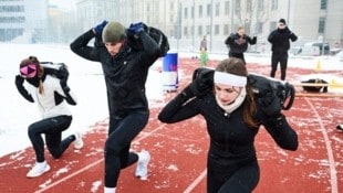 Die Red Bull Road to Hyrox Athlet:innen hatten zusammen mit dem Extremsportler Michael Strasser ...