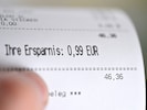 Die neue Steuerentlastung soll das Einkaufen billiger machen. Ob die Regierung allerdings mit so ...
