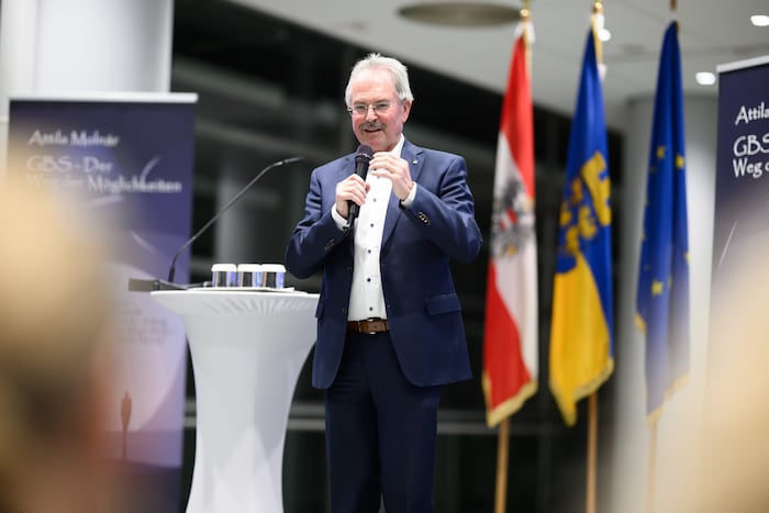 Landtagspräsident Karl Wilfing: „Das Buch veranschaulicht, was wirklich wichtig ist im Leben“.