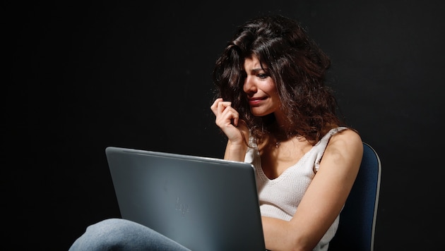 Es sind vor allem Frauen, die von „Doxing“ betroffen sind. Eine rechtliche Handhabe gibt es ...