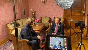 Sebastian Krumböck im Gespräch mit St. Pölten Bürgermeister Matthias Stadler. Die Interviews ...