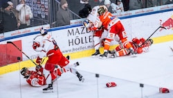 Hitzige Szenen und ein ordentliches Faustkampf: Salzburg und Bozen war auch am Sonntag wieder ...