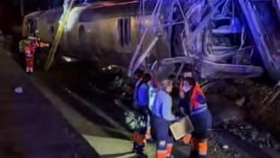 Die Rettungsdienste standen in der Nacht im Dauereinsatz.