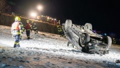 Der Lenker konnte sich wie durch ein Wunder selbst befreien.