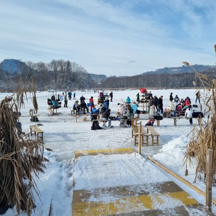 Der Hörzendorfer See hat wieder für Eisläufer geöffnet.
